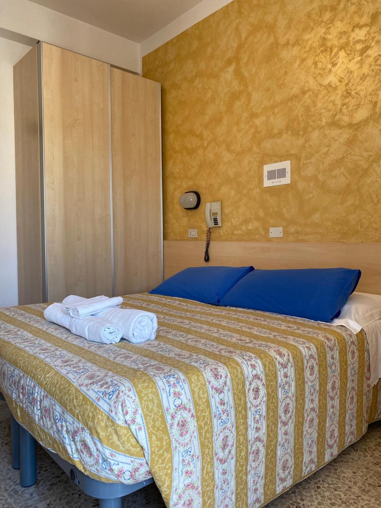 Hotel Loretta Rimini Exterior photo